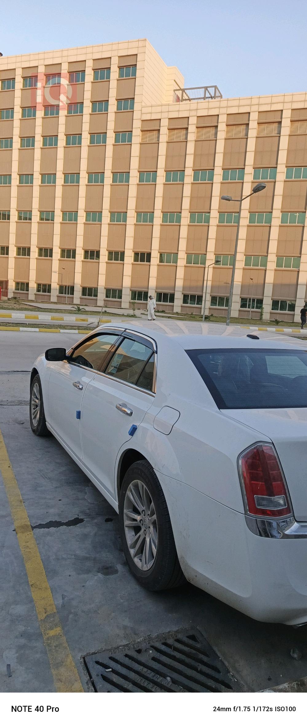 كرايسلر 300